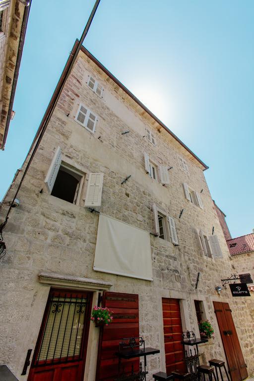 Old Town Museum Square Apartment Kotor Bagian luar foto