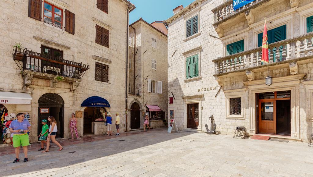 Old Town Museum Square Apartment Kotor Bagian luar foto