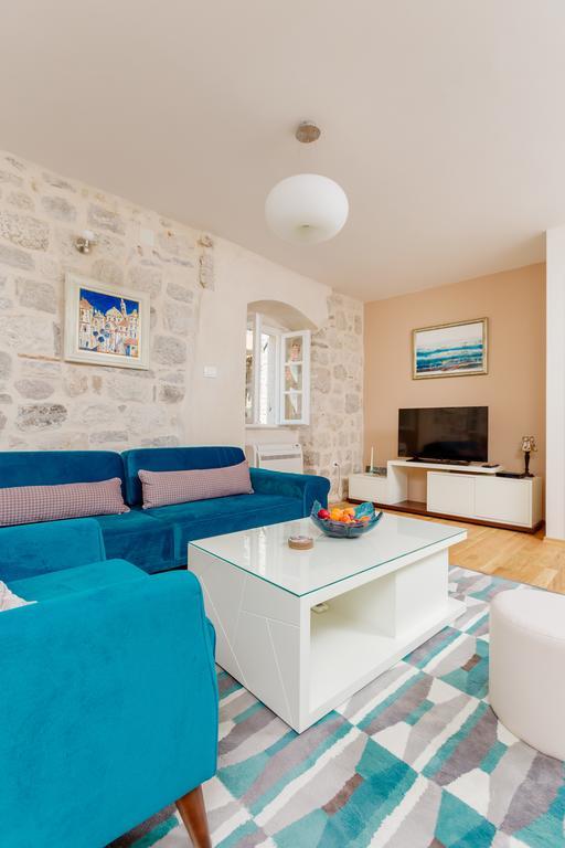 Old Town Museum Square Apartment Kotor Bagian luar foto