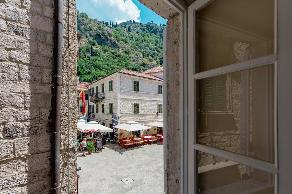 Old Town Museum Square Apartment Kotor Bagian luar foto