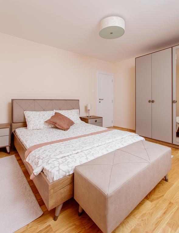 Old Town Museum Square Apartment Kotor Bagian luar foto